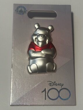 Hong Kong Disneyland 100 Years of Wonder " Winnie the Pooh " Platinum Pin